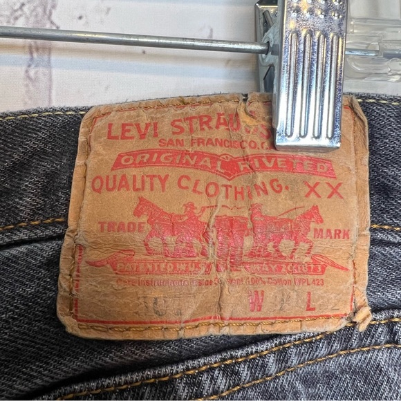 Levi's 501 Straight Leg Button Fly Jeans Size 38x32 - Picture 5 of 9